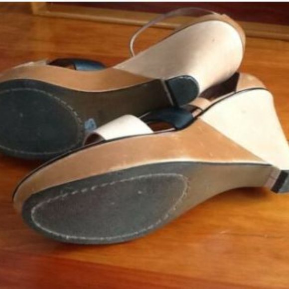 B. Markowsky Leather Strappy Wedge Sandals B/W/Tan - Picture 6 of 6